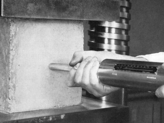 Original Schmidt Das Original ist die Grundlage für alle wichtigen Rückprallhammer-Prüfnormen weltweit. 